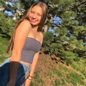 Meet your Posher, Milla